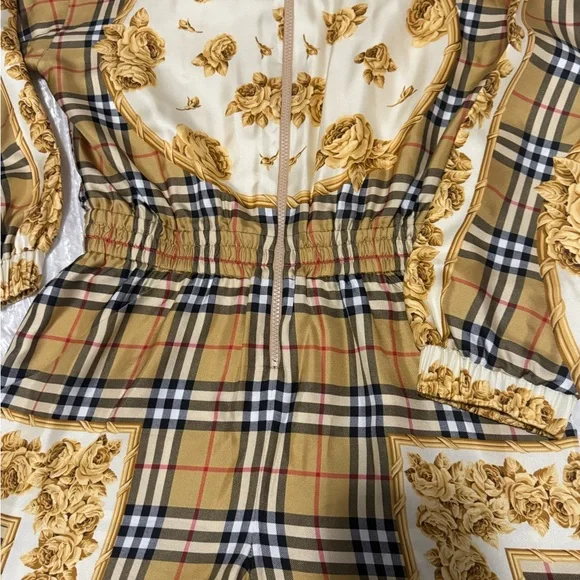 Beautiful Burberry plaid jumpsuit - Picture 10 of 17
